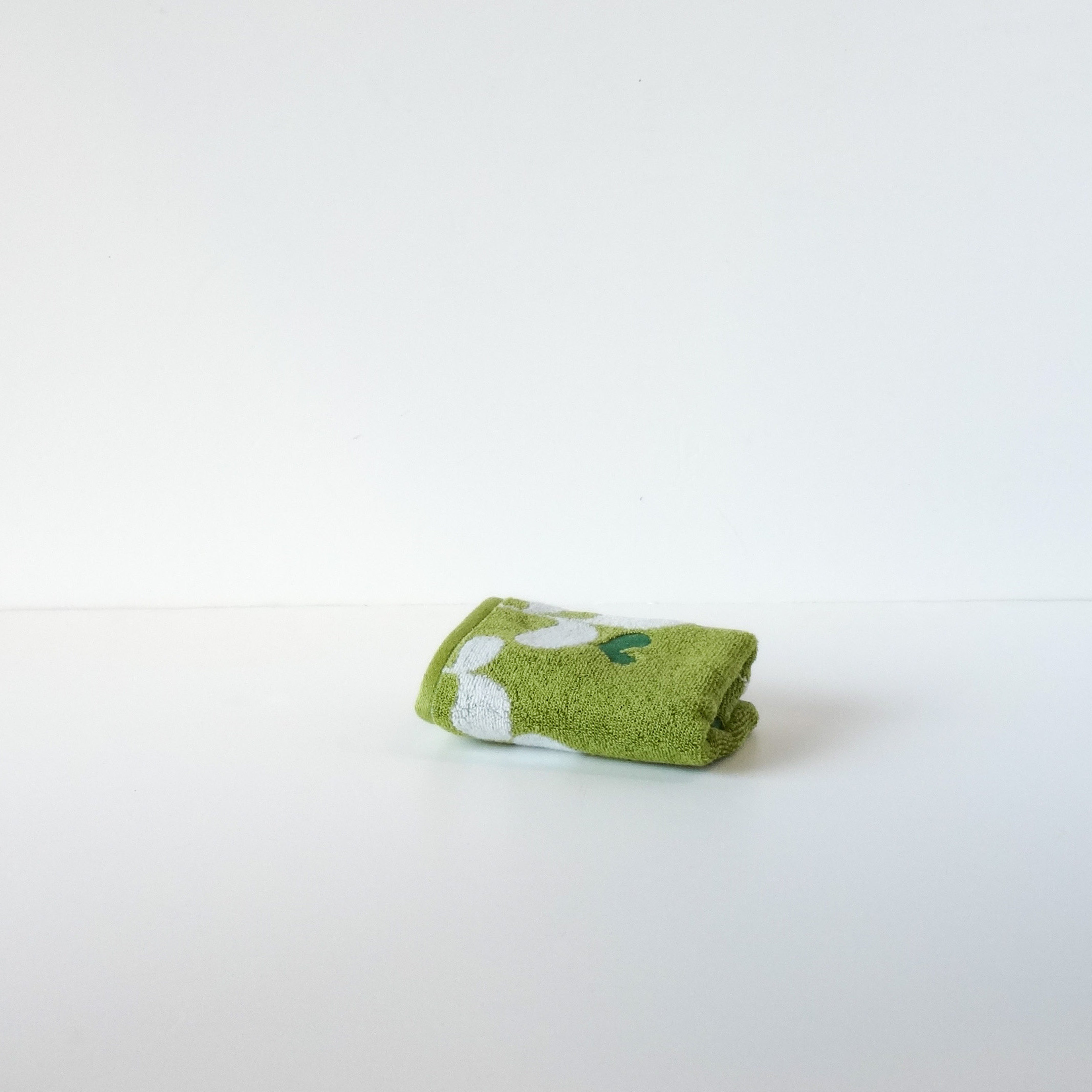 Face Towel in Green Heart Leaf