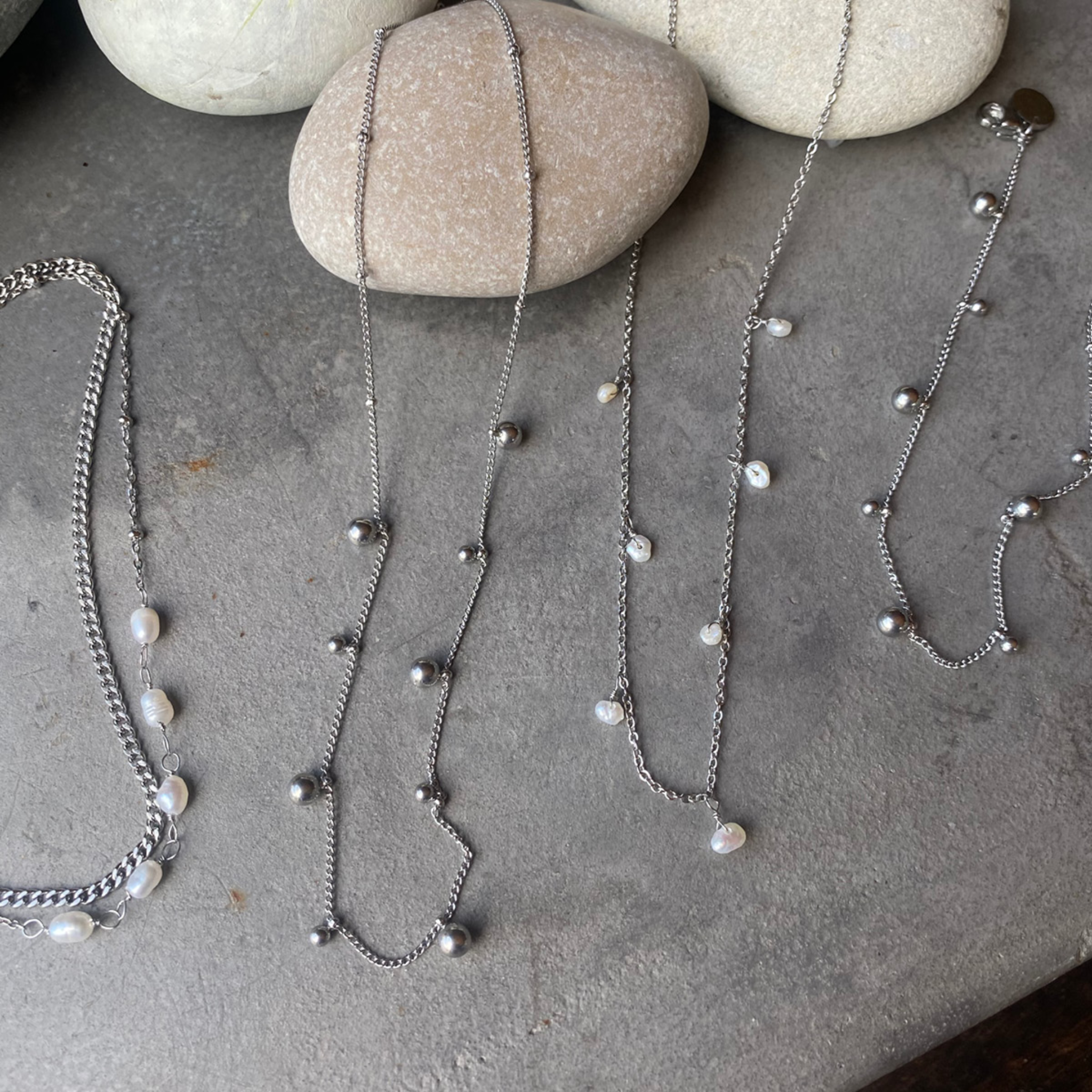A&C Oslo Necklace in Steel w Mini Ball Drops