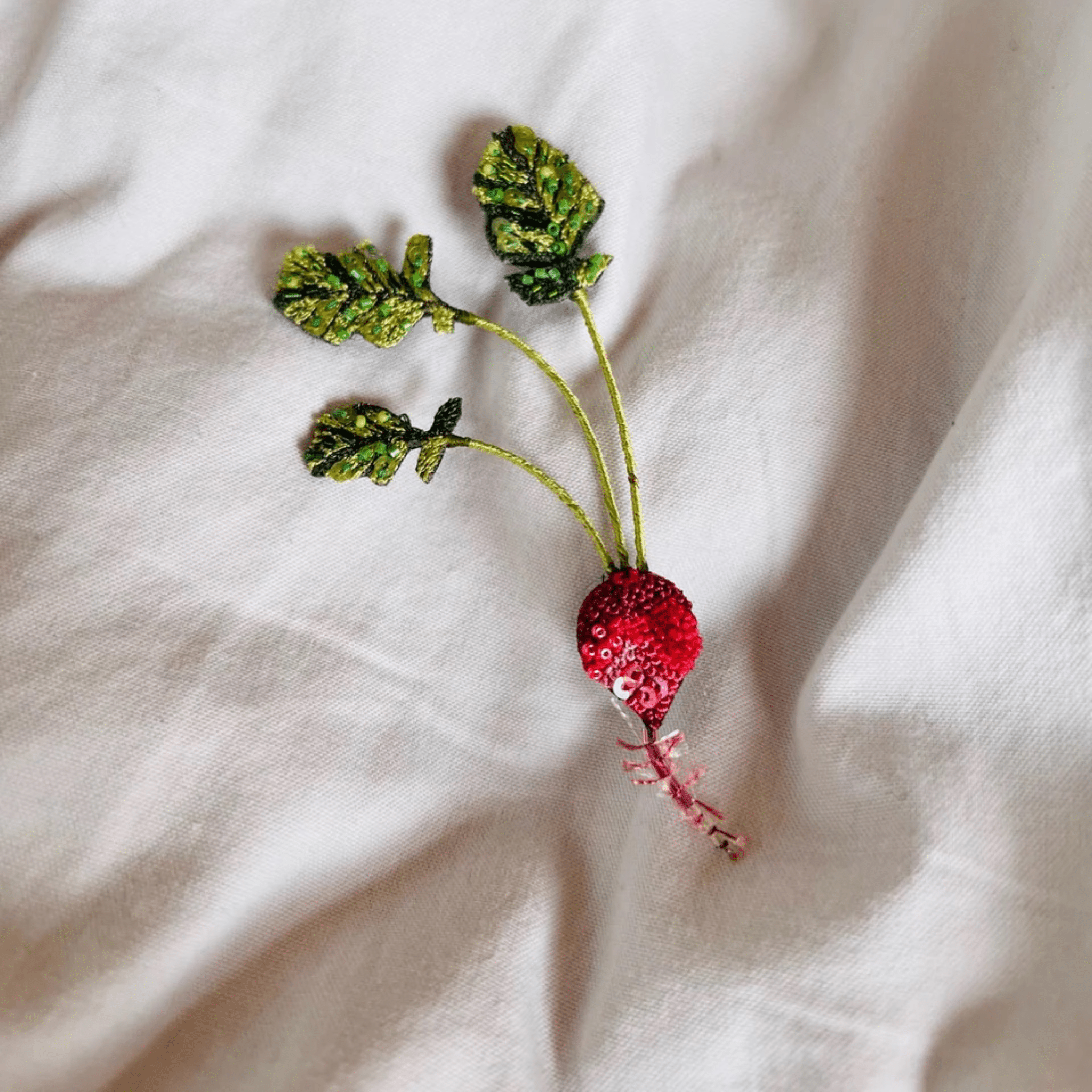 Brooch Trovelore Red Radish - Whatever We Like - 