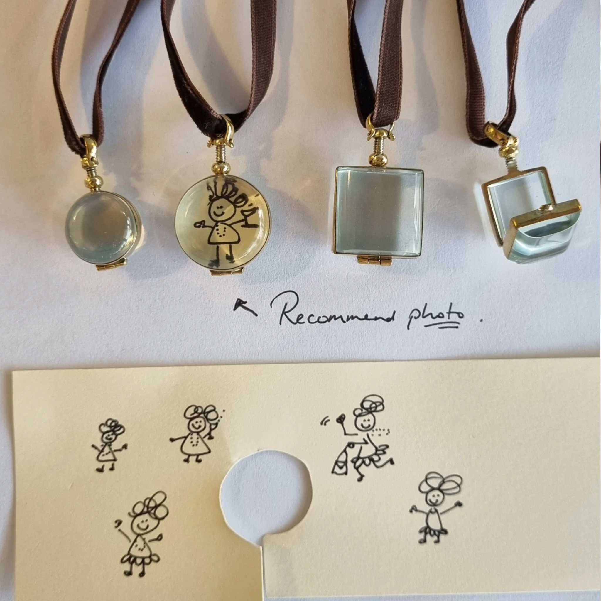Locket Rock Crystal Sml Round w Velvet Ribbon
