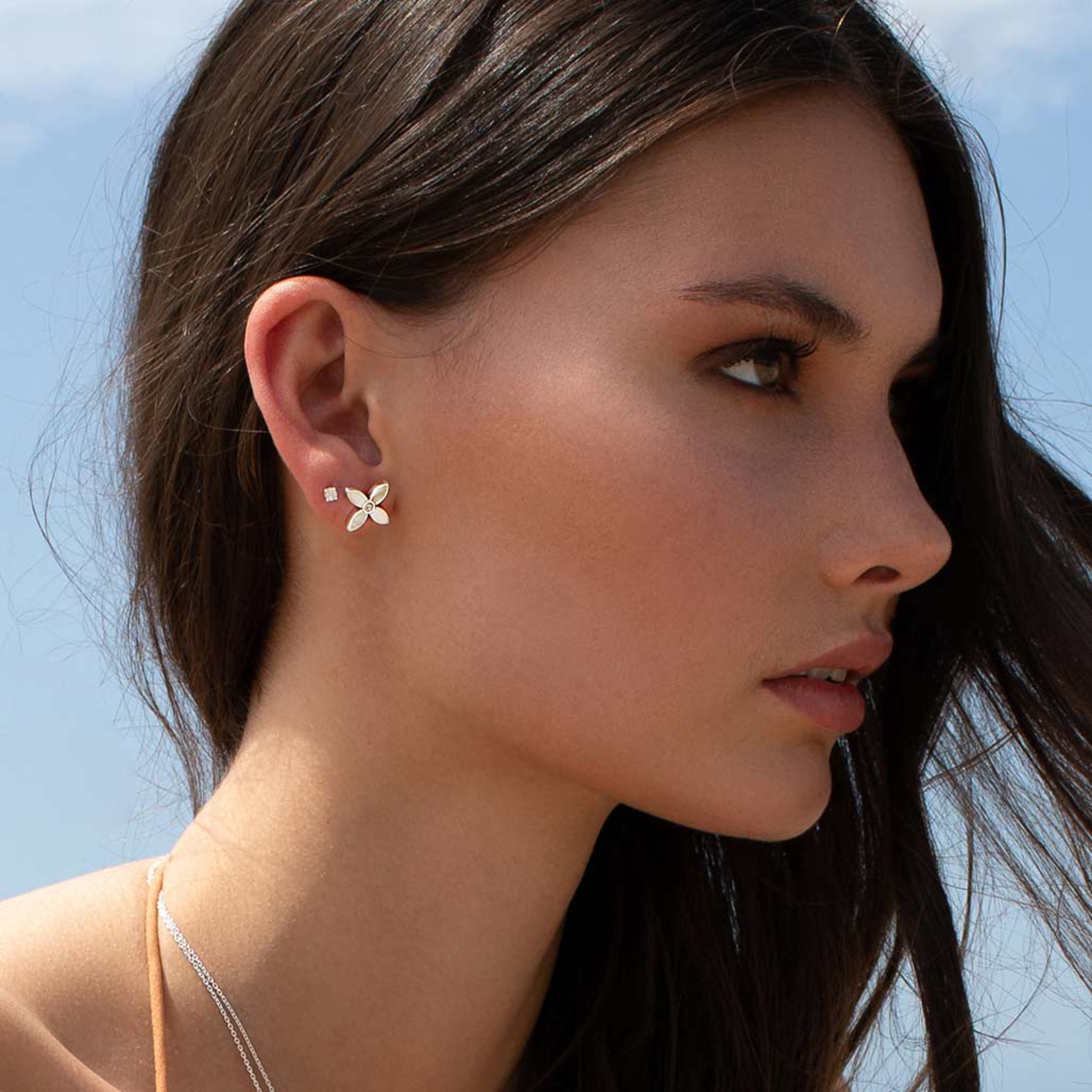 Earrings "Desert Flower" Stud w Mother of Pearl in Sterling Silver