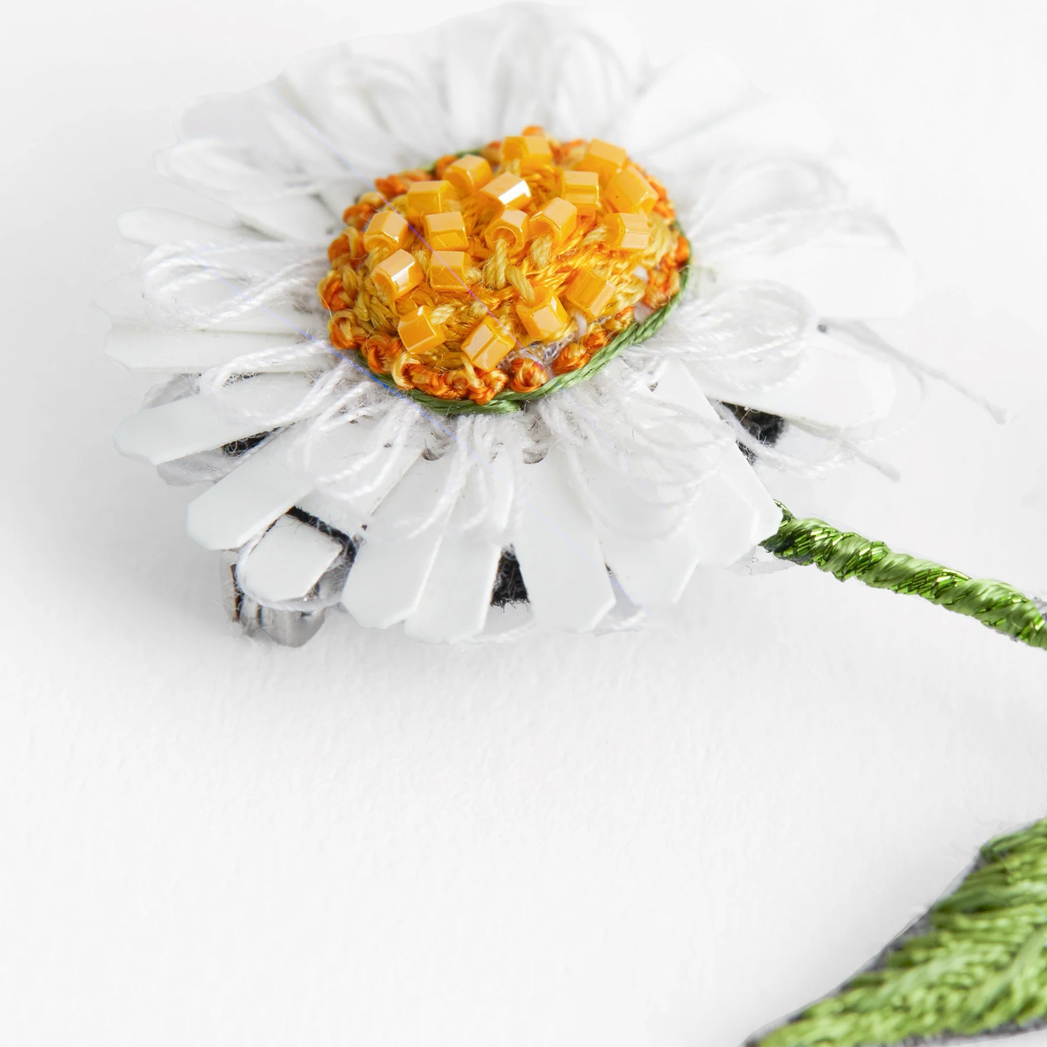 Brooch Trovelore White Daisy
