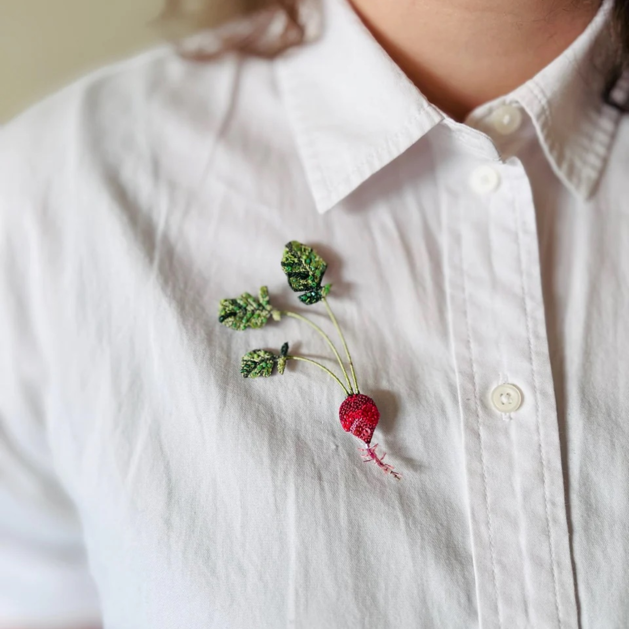 Brooch Trovelore Red Radish